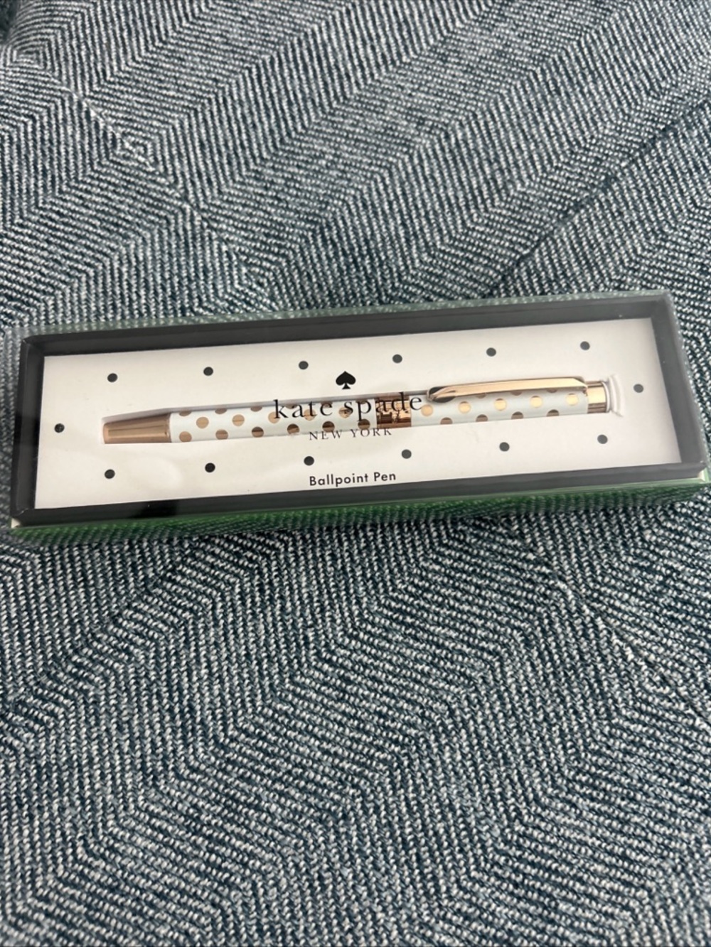 Kate Spade NY Ballpoint Pen Gold Foil Dots On White Ground New In Gift Box